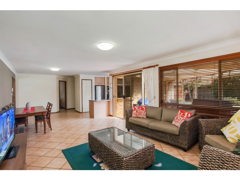 11 Chelwyn Street, Middle Ridge QLD 4350