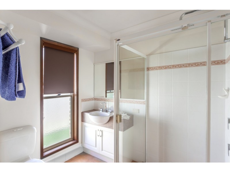 11 Chelwyn Street, Middle Ridge QLD 4350