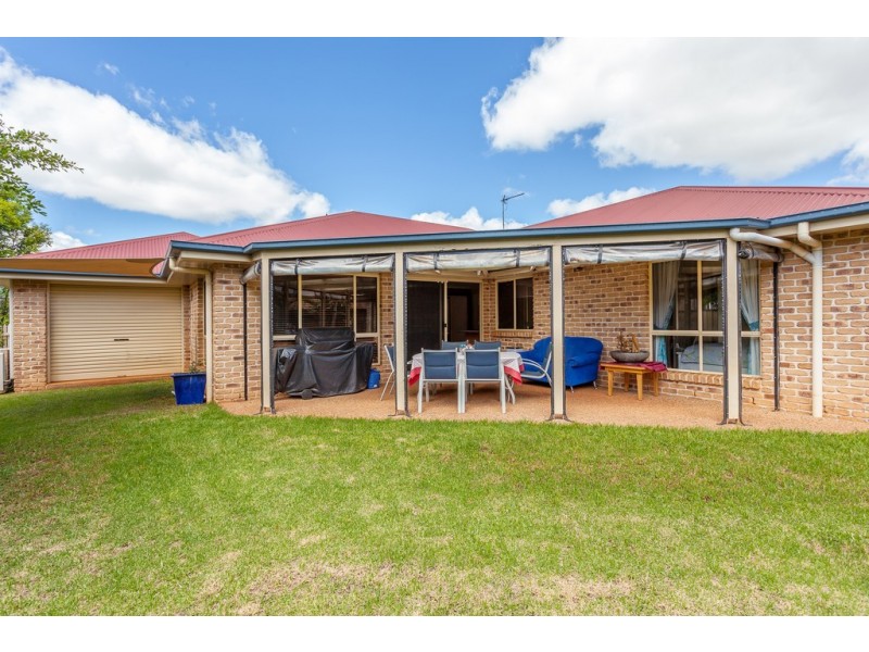 11 Chelwyn Street, Middle Ridge QLD 4350