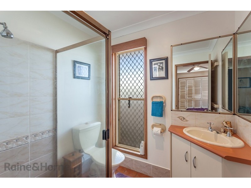 1 Glover Close, Kearneys Spring QLD 4350