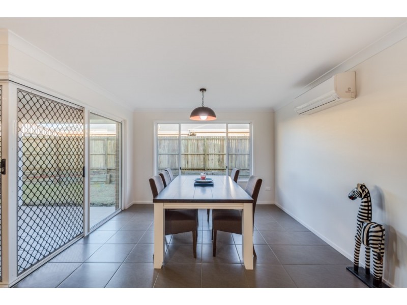 4 Maculan Crescent, Westbrook QLD 4350