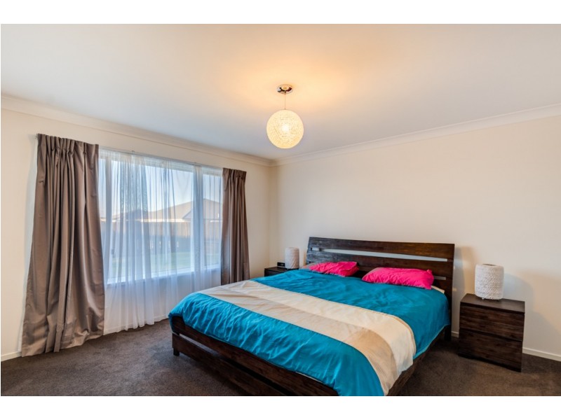 4 Maculan Crescent, Westbrook QLD 4350