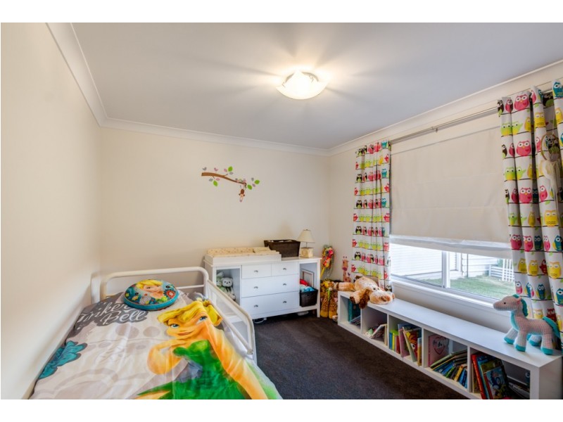 4 Maculan Crescent, Westbrook QLD 4350