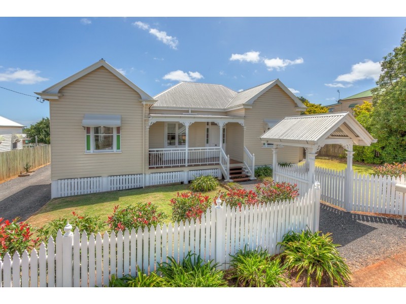 233 South Street, South Toowoomba QLD 4350