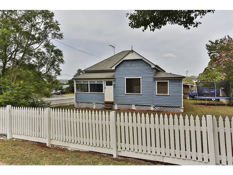 79 Ruthven Street, Harlaxton QLD 4350