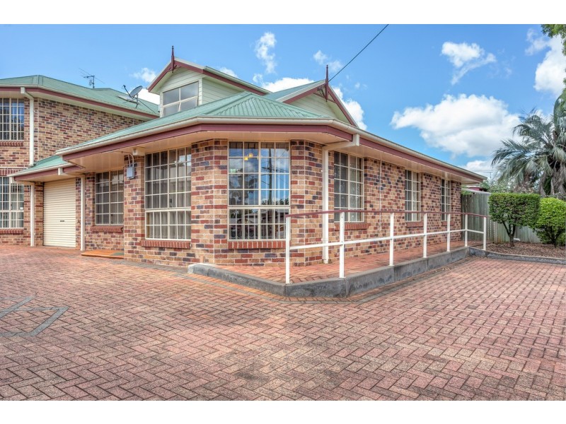 1/334 Hume Street, Centenary Heights QLD 4350