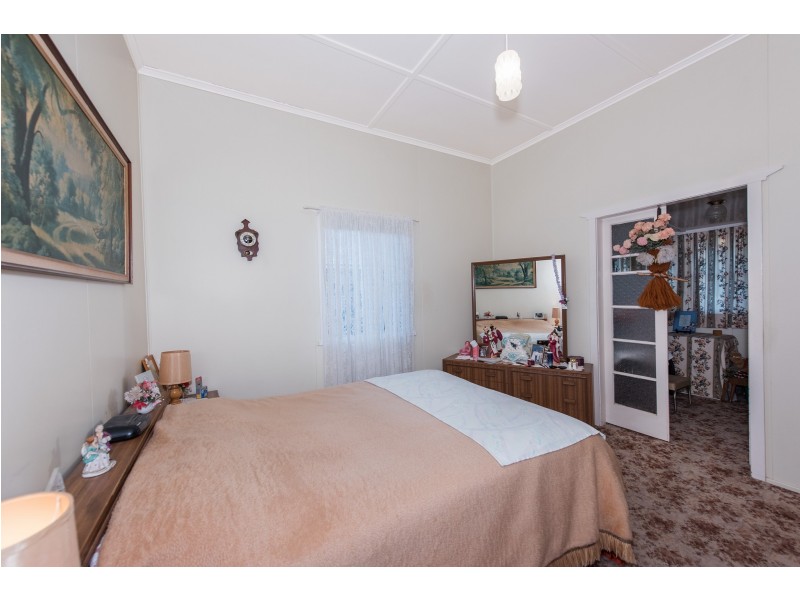 40 Gordon Avenue, Newtown QLD 4350