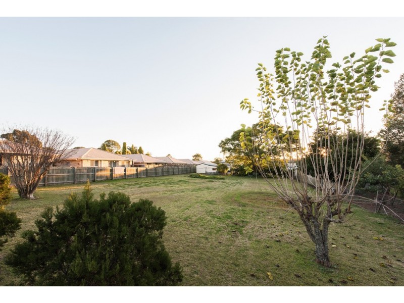 40 Gordon Avenue, Newtown QLD 4350