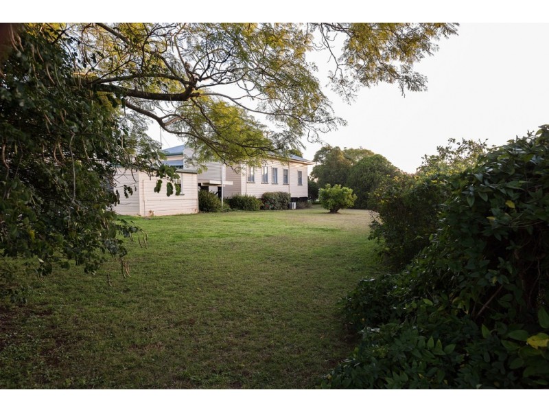 40 Gordon Avenue, Newtown QLD 4350