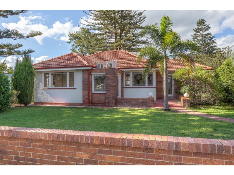 231 Campbell Street, Newtown QLD 4350
