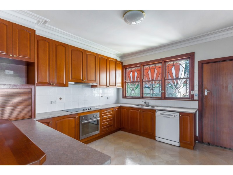 231 Campbell Street, Newtown QLD 4350