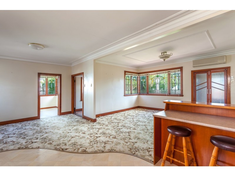 231 Campbell Street, Newtown QLD 4350