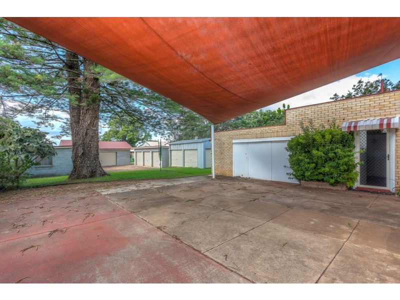 231 Campbell Street, Newtown QLD 4350