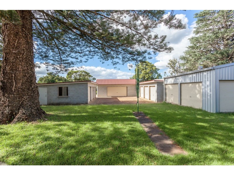 231 Campbell Street, Newtown QLD 4350