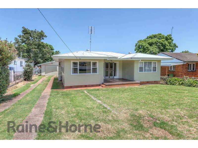 12 Roessler Court, Rangeville QLD 4350