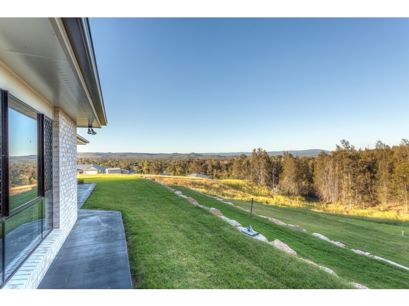 15 Dolleys Road, Withcott QLD 4352