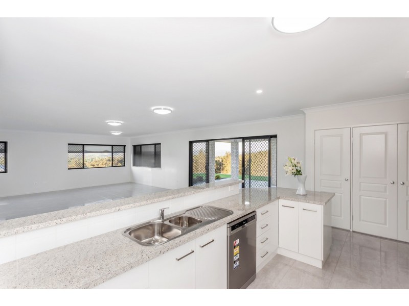 15 Dolleys Road, Withcott QLD 4352