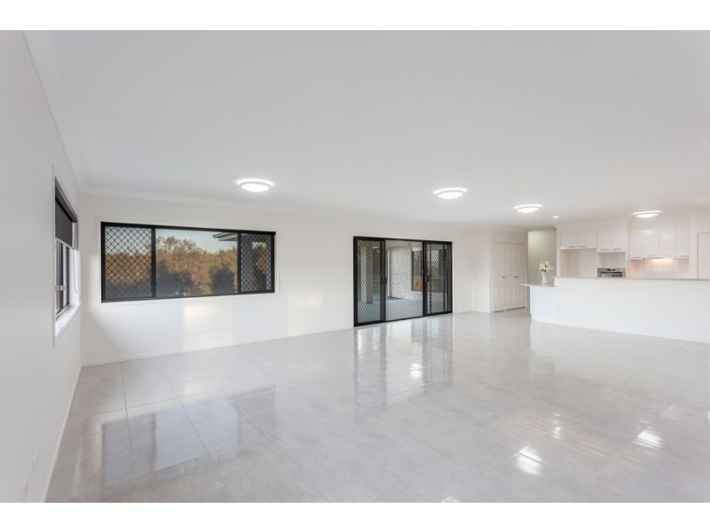 15 Dolleys Road, Withcott QLD 4352