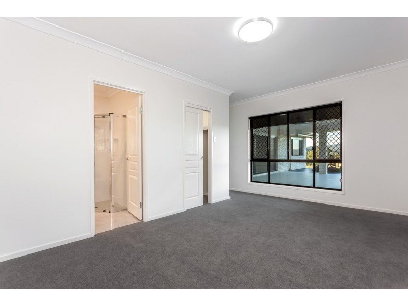 15 Dolleys Road, Withcott QLD 4352