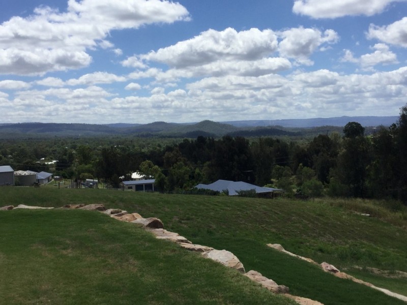 15 Dolleys Road, Withcott QLD 4352