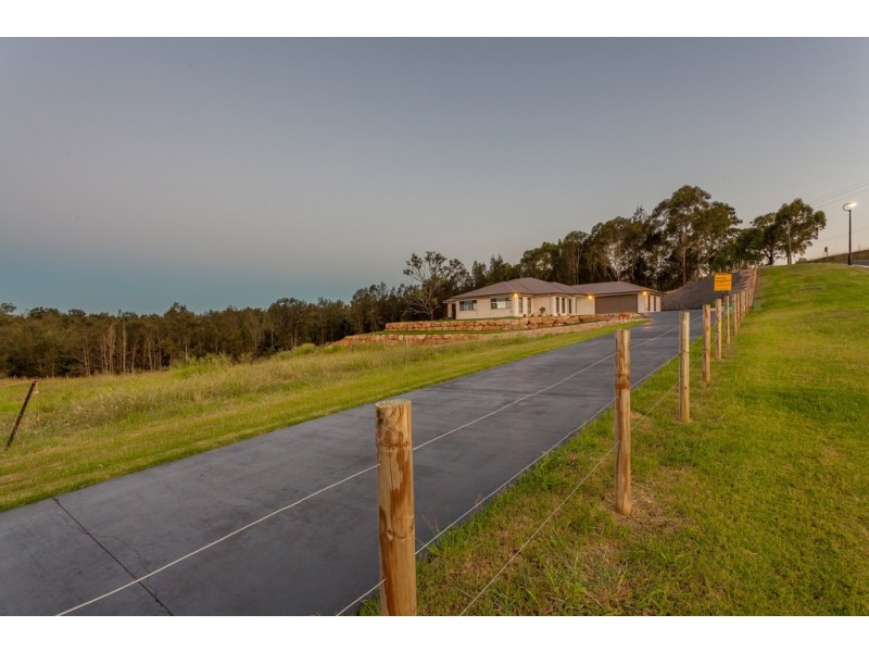 15 Dolleys Road, Withcott QLD 4352
