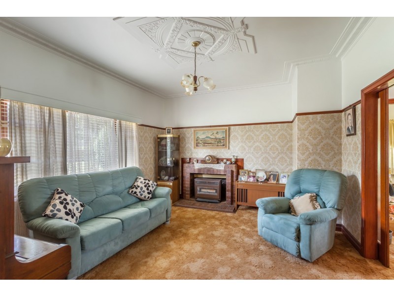 62 Geoffrey Street, Mount Lofty QLD 4350