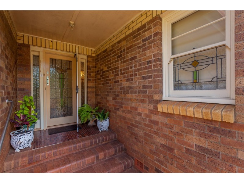 62 Geoffrey Street, Mount Lofty QLD 4350