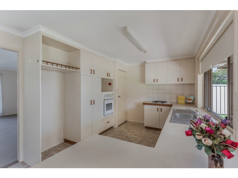 33 Liquidambar Street, Glenvale QLD 4350