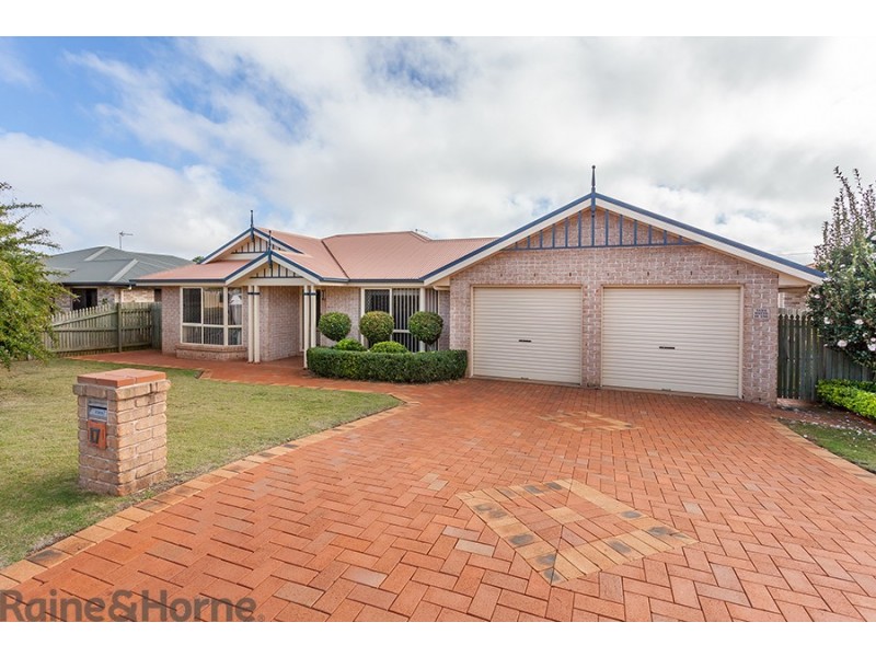 17 Prime Minister Drive, Middle Ridge QLD 4350