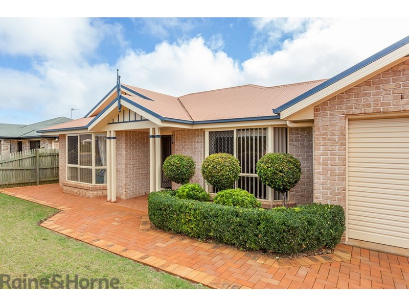 17 Prime Minister Drive, Middle Ridge QLD 4350