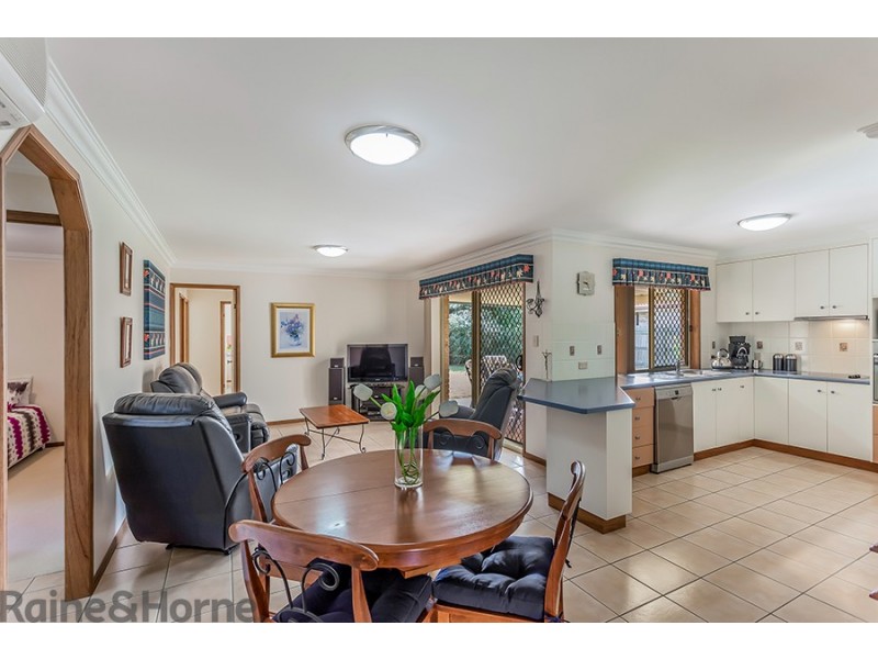 17 Prime Minister Drive, Middle Ridge QLD 4350