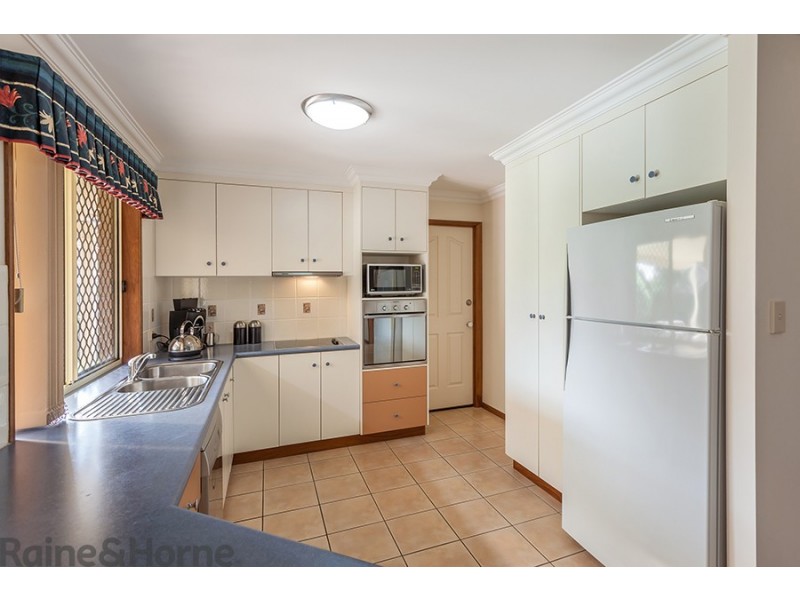17 Prime Minister Drive, Middle Ridge QLD 4350