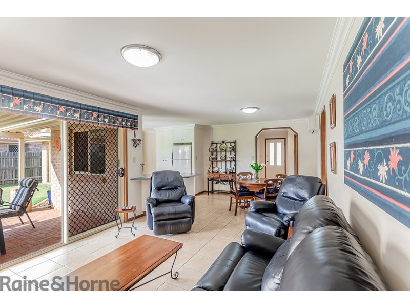 17 Prime Minister Drive, Middle Ridge QLD 4350