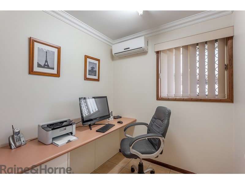 17 Prime Minister Drive, Middle Ridge QLD 4350