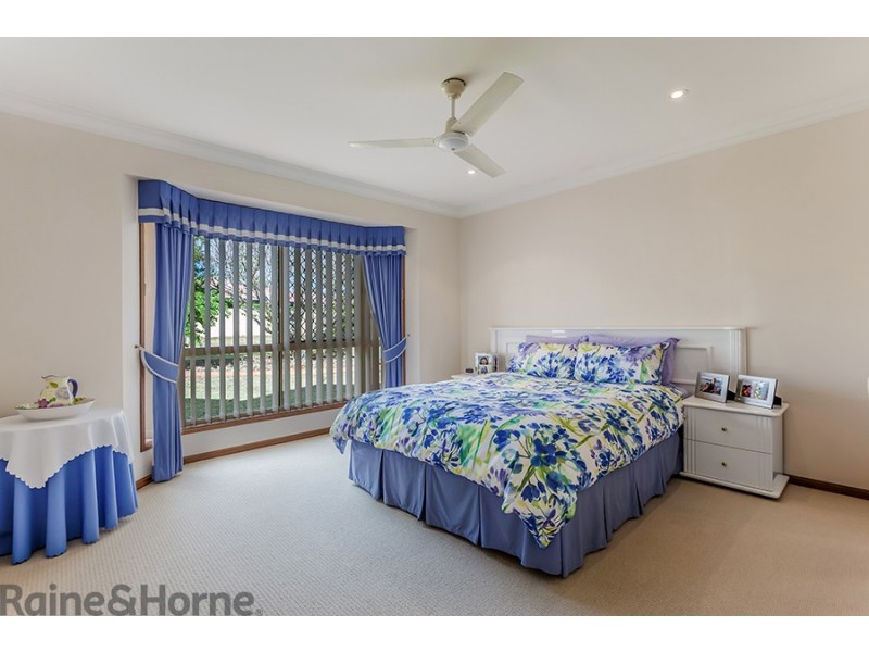 17 Prime Minister Drive, Middle Ridge QLD 4350
