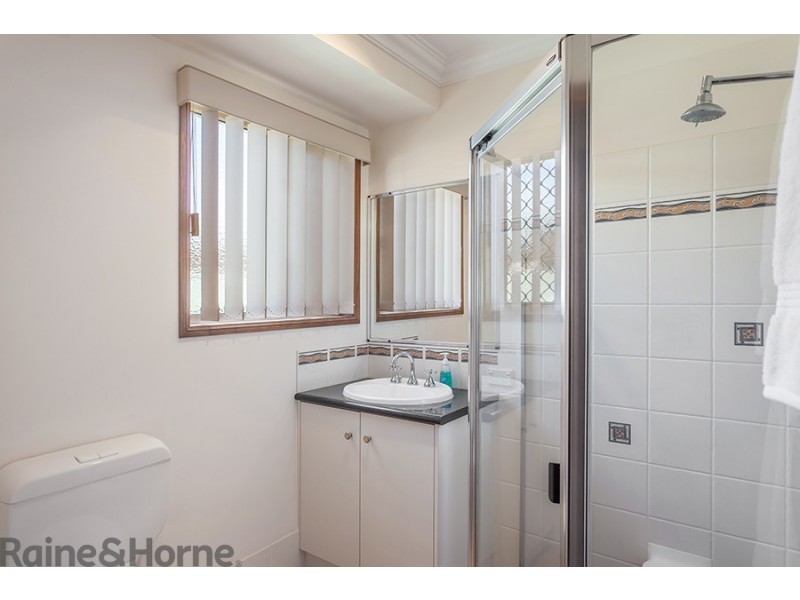 17 Prime Minister Drive, Middle Ridge QLD 4350