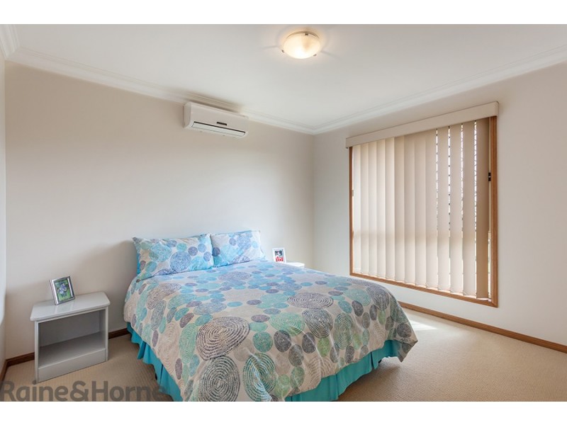17 Prime Minister Drive, Middle Ridge QLD 4350