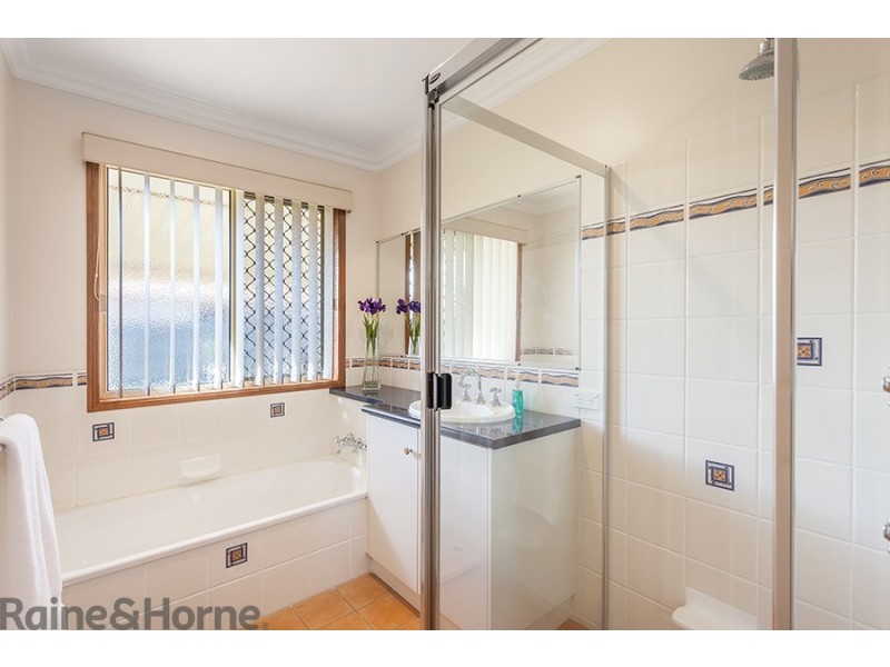 17 Prime Minister Drive, Middle Ridge QLD 4350