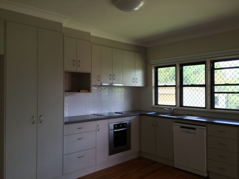 18 Robinson Street, North Toowoomba QLD 4350