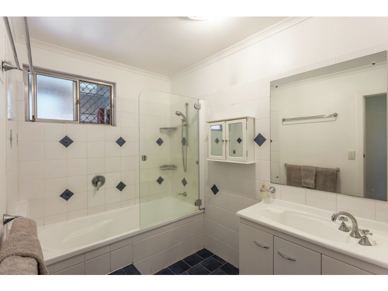 17 Dodd Street, Newtown QLD 4350