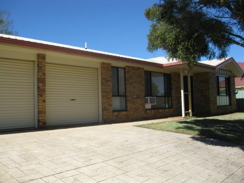 6 SHAMROCK COURT, Middle Ridge QLD 4350