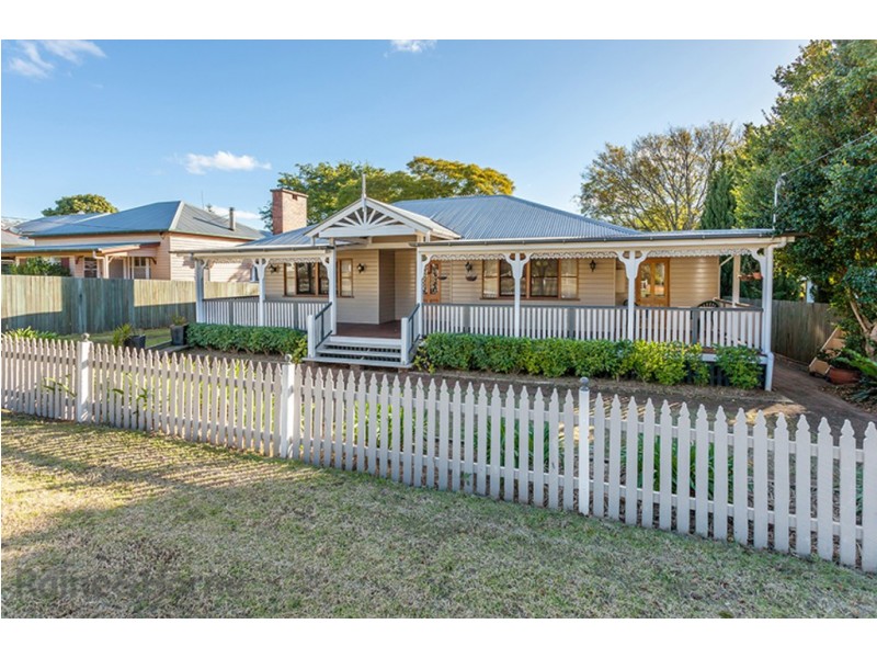 13 Haig Street, South Toowoomba QLD 4350
