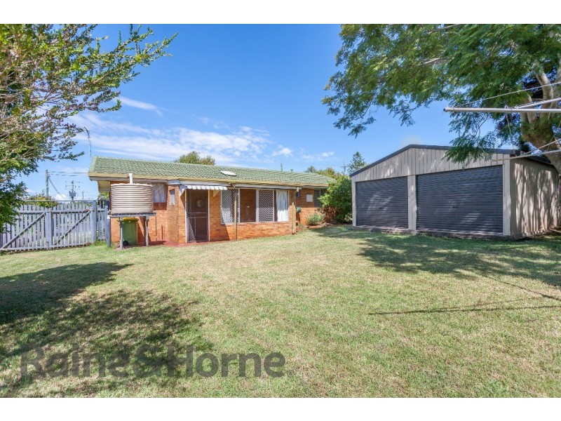33 Knockator Crescent, Centenary Heights QLD 4350