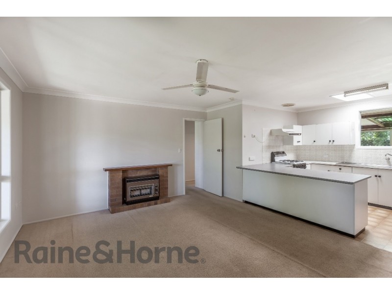 33 Knockator Crescent, Centenary Heights QLD 4350