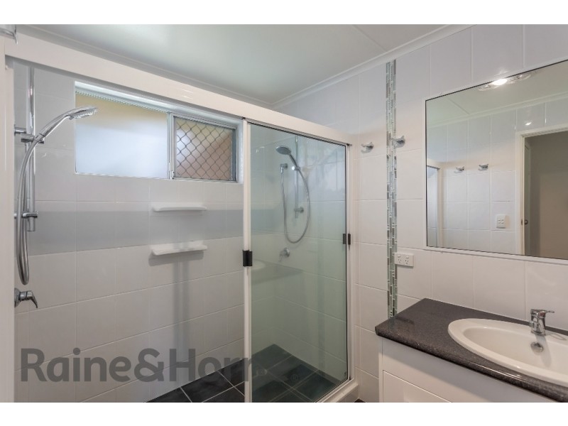33 Knockator Crescent, Centenary Heights QLD 4350