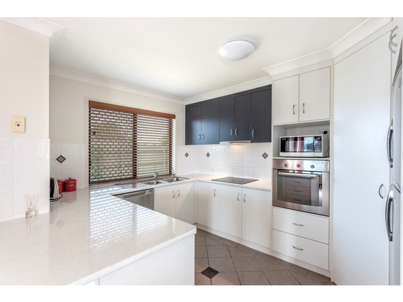2/2 Cuttaburra Crescent, Glenvale QLD 4350