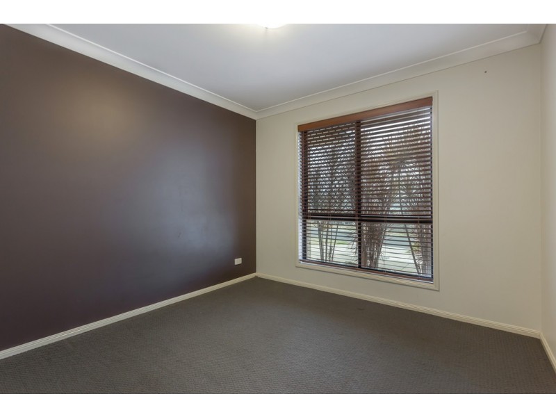 2/2 Cuttaburra Crescent, Glenvale QLD 4350