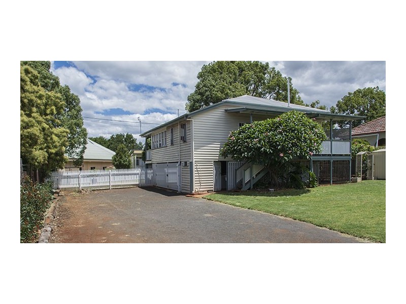 1 Anzac Avenue, Newtown QLD 4350