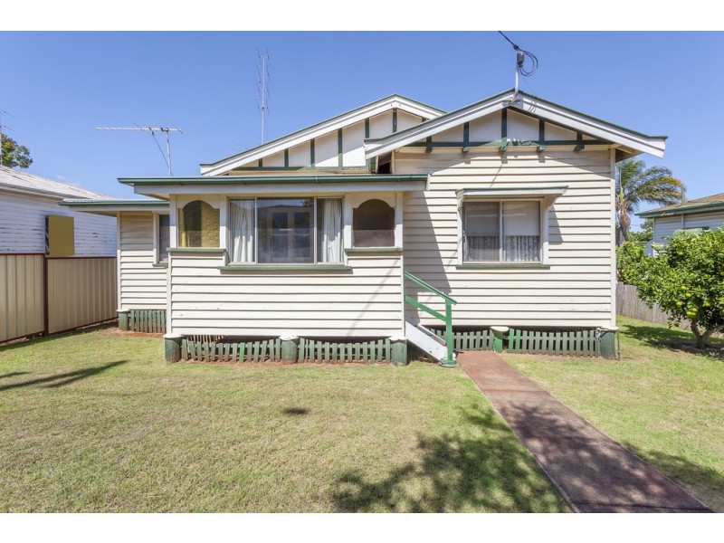 26 Isaac Street, North Toowoomba QLD 4350