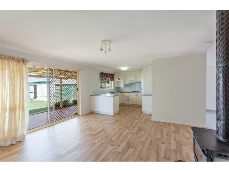 7 Cameron Street, Wyreema QLD 4352